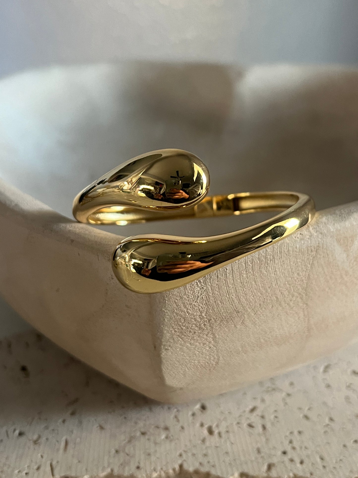 Double teardrop bangle